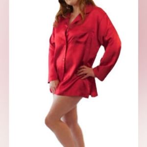 VICTORIA SECRETS SLEEPWEAR SHIRT, SIZE MEDIUM/ LARGE